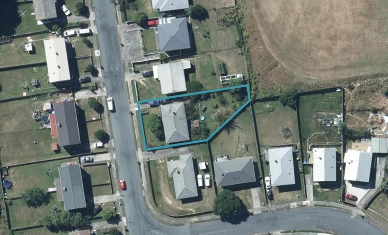 72 Kokiri Crescent, Waitangirua, Porirua - Carousel 1