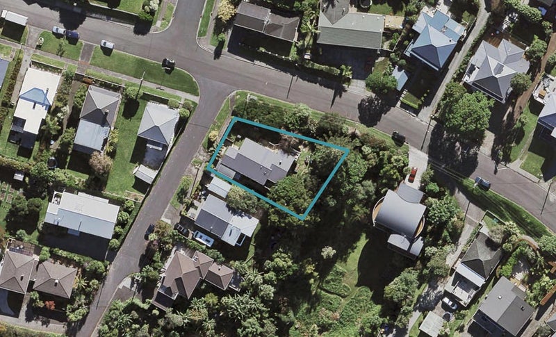 2 Pullum Street, Birkenhead, Auckland - Carousel 1