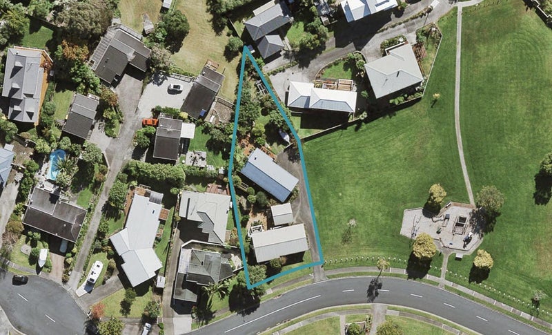 2/9 Bronzewing Terrace, Unsworth Heights, Auckland - Carousel 1