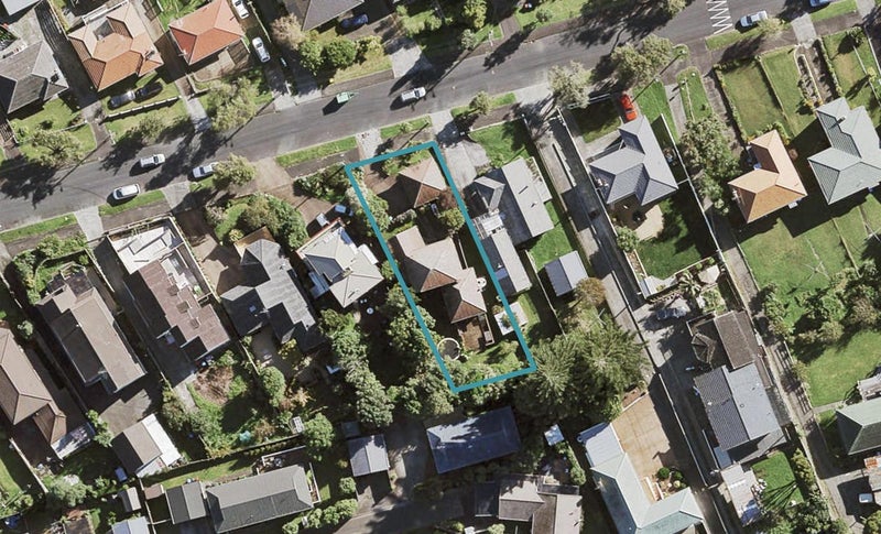 15 Batkin Road, New Windsor, Auckland - Carousel 1