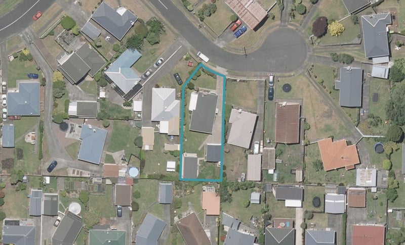 8 Balmoral Crescent, Springvale, Whanganui - Carousel 1