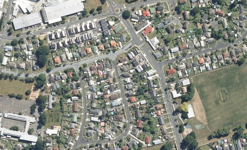 5 Benge Crescent, Naenae, Lower Hutt - Carousel 1