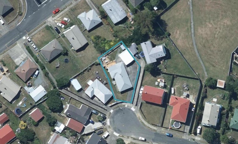 25 Caduceus Place, Ascot Park, Porirua - Carousel 1