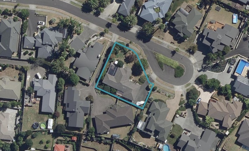 12 Jefferson Heights, Western Heights, Hamilton - Carousel 1