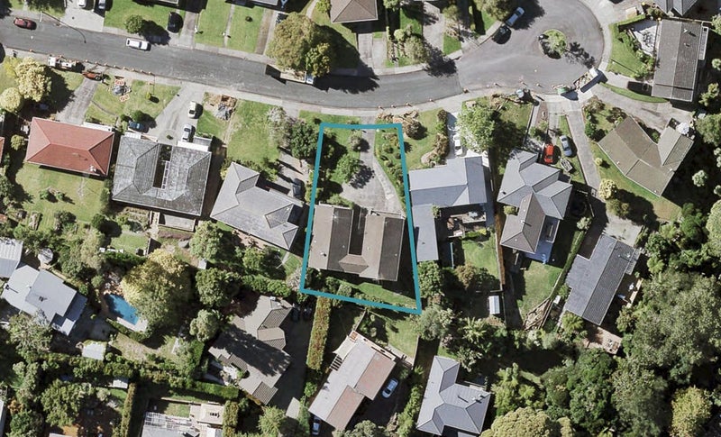 2/15 Kayeleen Place, Howick, Auckland - Carousel 1