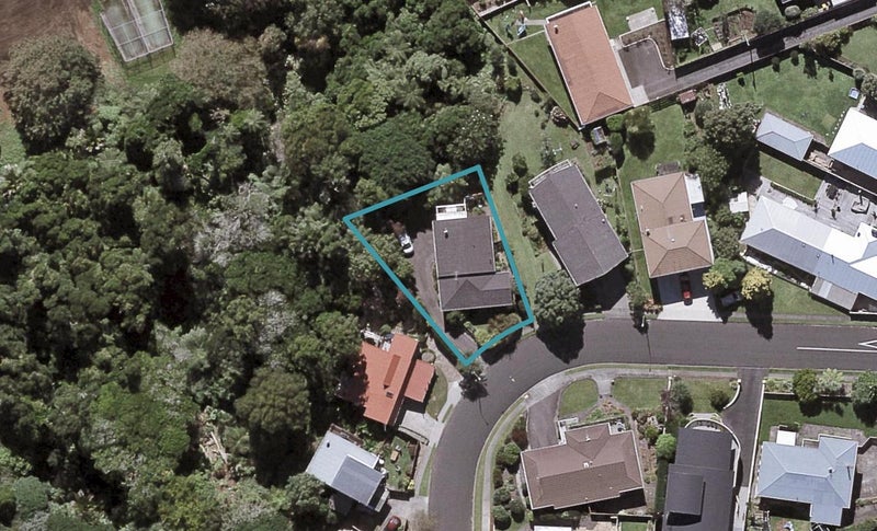 8 Fairfax Terrace, Frankleigh Park, New Plymouth - Carousel 1