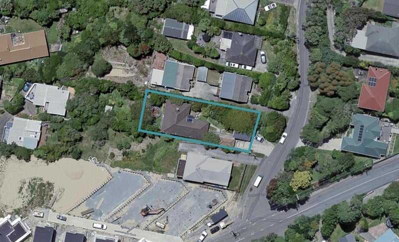 3 Robert Street, Newlands, Wellington - Carousel 1