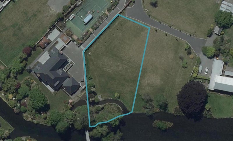 8 Fendall Lane, Fendalton, Christchurch - Carousel 1