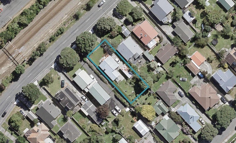 46 Cambridge Terrace, Waiwhetu, Lower Hutt - Carousel 1