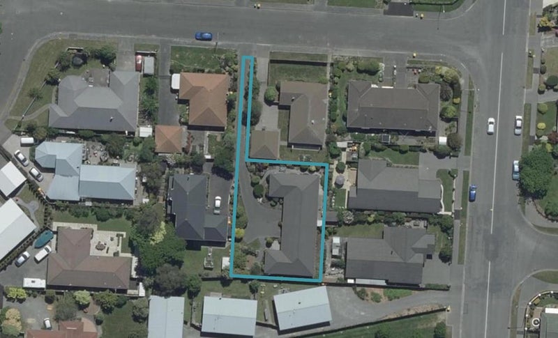 2/5A Regency Crescent, Redwood, Christchurch - Carousel 1