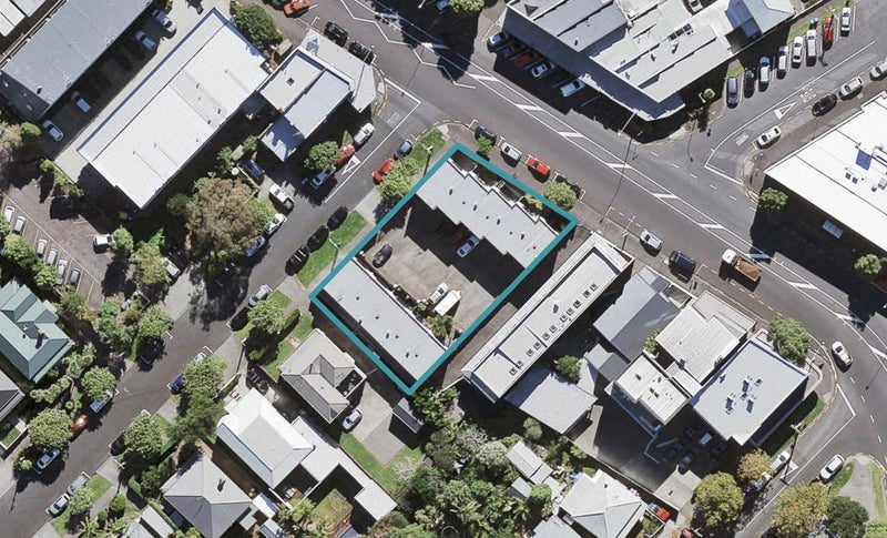 2D Wilton Street, Grey Lynn, Auckland - Carousel 1