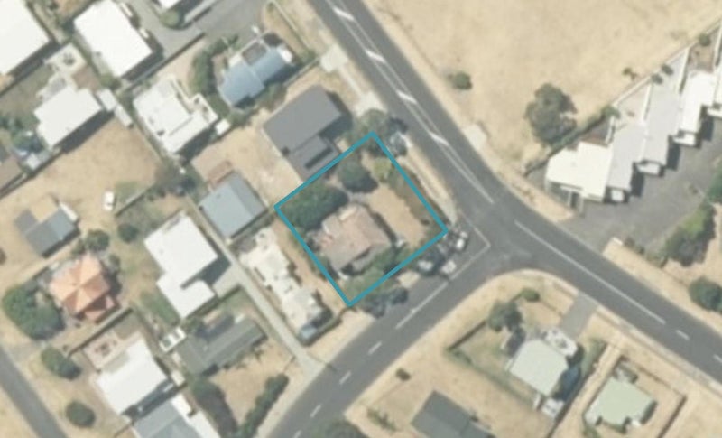 521 Ocean Road, Whangamatā - Carousel 1