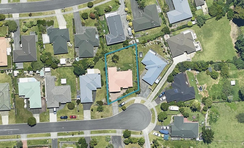 9 Peregrine Place, Welcome Bay, Tauranga - Carousel 1