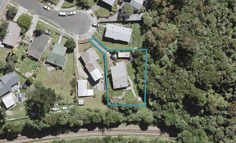 37 Edelweiss Grove, Timberlea, Upper Hutt - Carousel 1