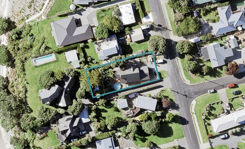 9 Puriri Road, Beachlands, Auckland - Carousel 1