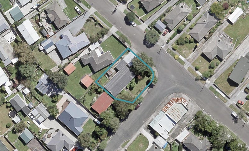 2 Sheridan Crescent, Trentham, Upper Hutt - Carousel 1