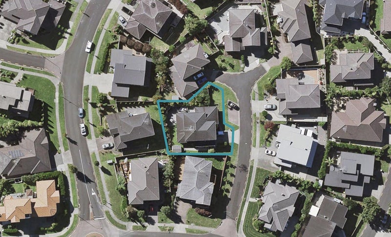 4 Solstone Place, Flat Bush, Auckland - Carousel 1