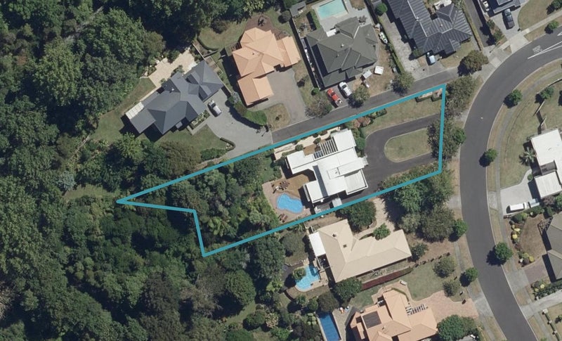 14 Fernwater Place, Flagstaff, Hamilton - Carousel 1