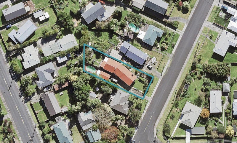8 Tramway Road, Beach Haven, Auckland - Carousel 1