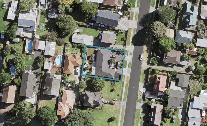 2 Ocean View Road, Weymouth, Auckland - Carousel 1