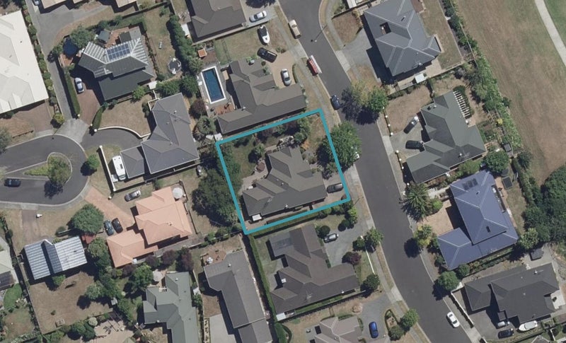 9 Gavin Heights, Rototuna, Hamilton - Carousel 1