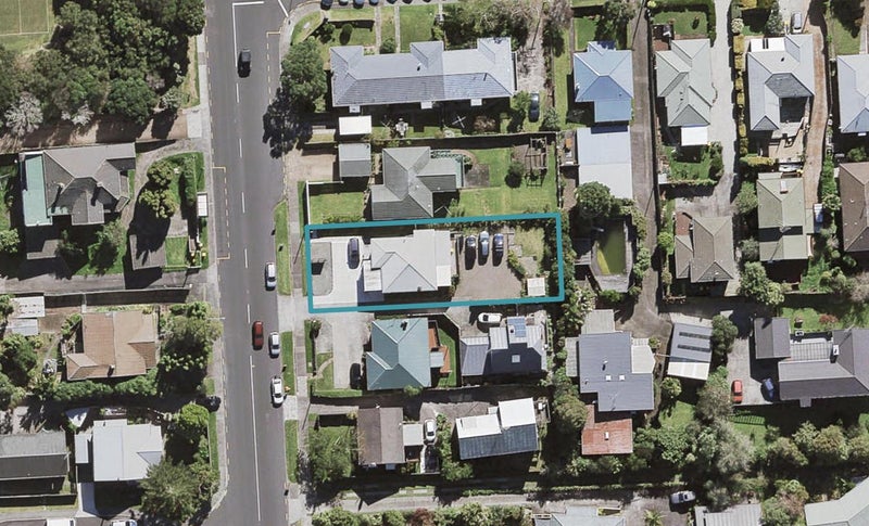 121 Birkenhead Avenue, Birkenhead, Auckland - Carousel 1