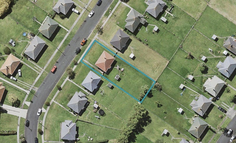 16 Hillary Crescent, Belmont, Auckland - Carousel 1