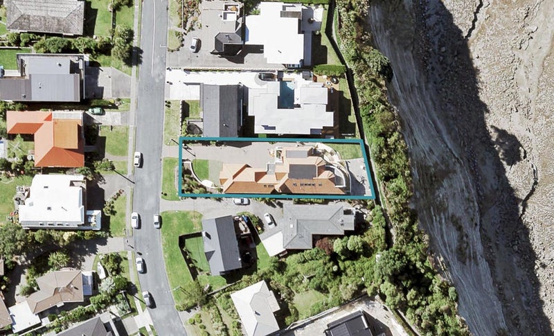 129 Churchill Road, Rothesay Bay, Auckland - Carousel 1