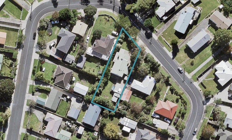 51 Cobham Crescent, Kelston, Auckland - Carousel 1