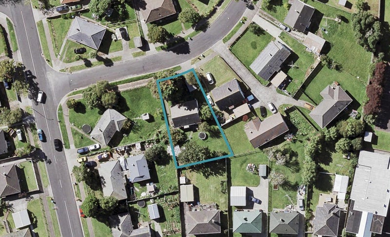 46 Wimbledon Crescent, Glen Innes, Auckland - Carousel 1