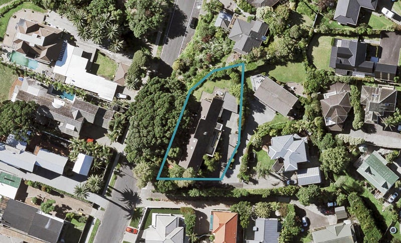 13 Musick Point Road, Bucklands Beach, Auckland - Carousel 1