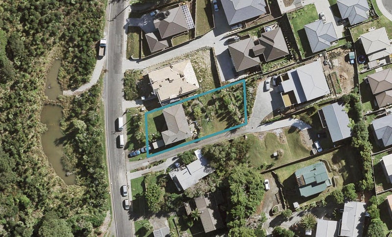 21 Rangeview Road, Sunnyvale, Auckland - Carousel 1