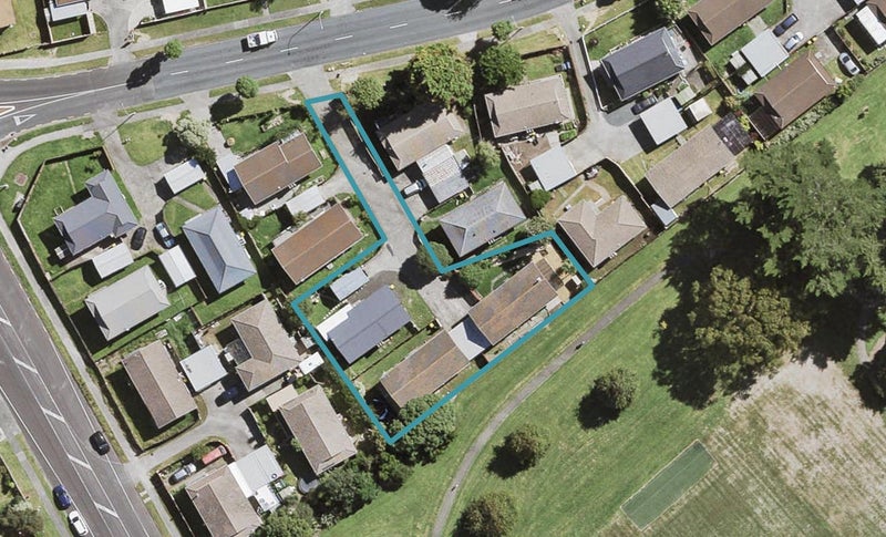 1/73 Luanda Drive, Ranui, Auckland - Carousel 1