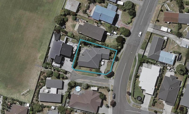 77 Hillcrest Road, Raumati Beach, Paraparaumu - Carousel 1
