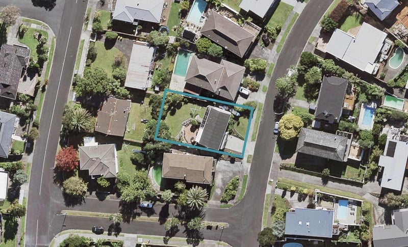 18 Chatswood Grove, Chatswood, Auckland - Carousel 1