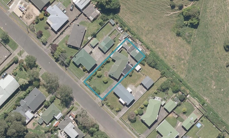 17 Turoa Road, Whanganui East, Whanganui - Carousel 1