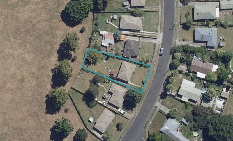 35 Wordsworth Crescent, Enderley, Hamilton - Carousel 1