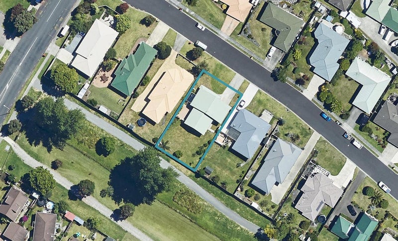 8 Webb Place, Papamoa Beach, Papamoa - Carousel 1