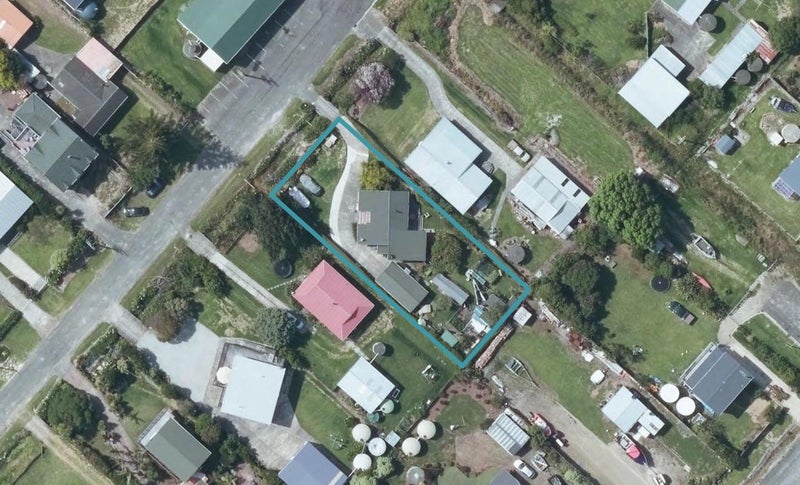 55 Fortescue Street, Māhia - Carousel 1