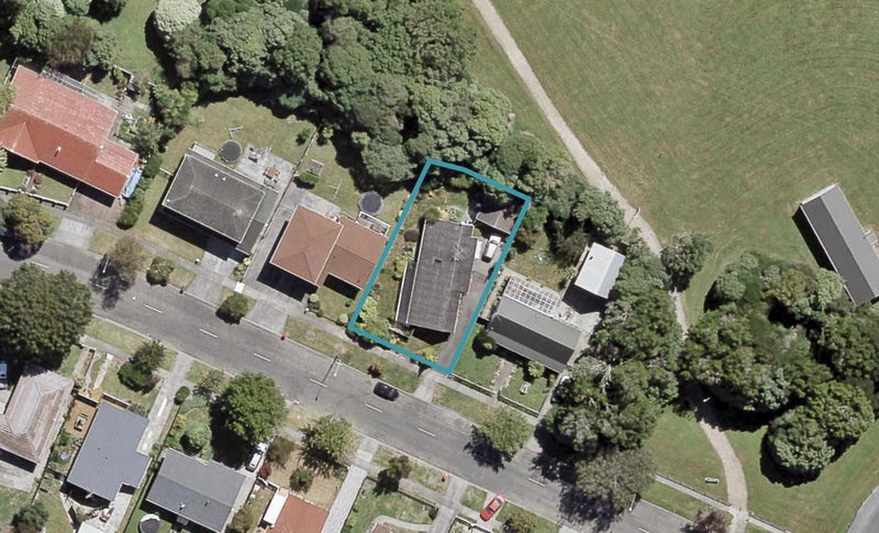 134 California Drive, Totara Park, Upper Hutt - Carousel 1