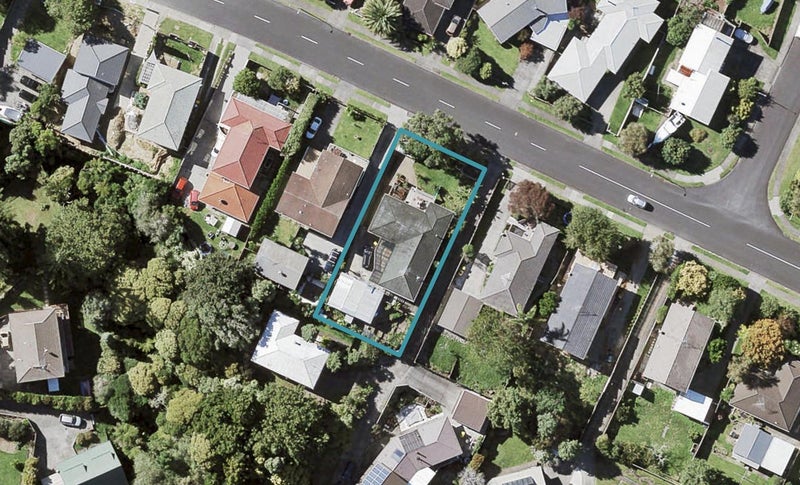 11 Advene Road, Cockle Bay, Auckland - Carousel 1
