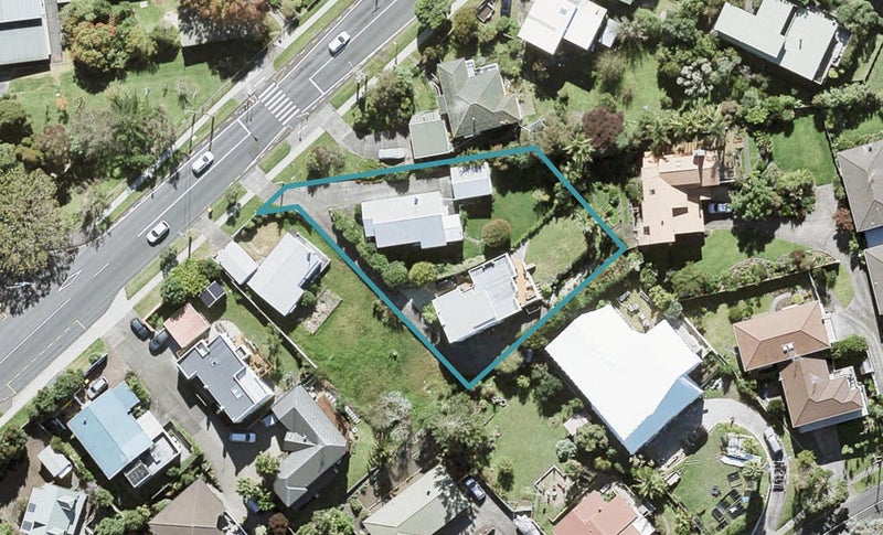2/57 Deep Creek Road, Waiake, Auckland - Carousel 1
