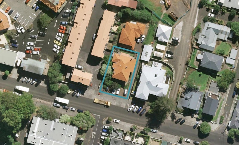 1/8 Carlton Gore Road, Grafton, Auckland - Carousel 1