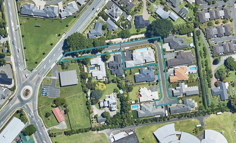 14 Tall Oaks Way, Bethlehem, Tauranga - Carousel 1