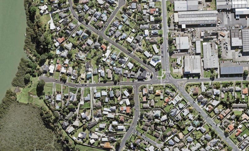 1/30 Wharf Road, Te Atatu Peninsula, Auckland - Carousel 1