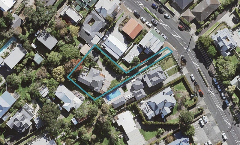 126 Hinemoa Street, Birkenhead, Auckland - Carousel 1