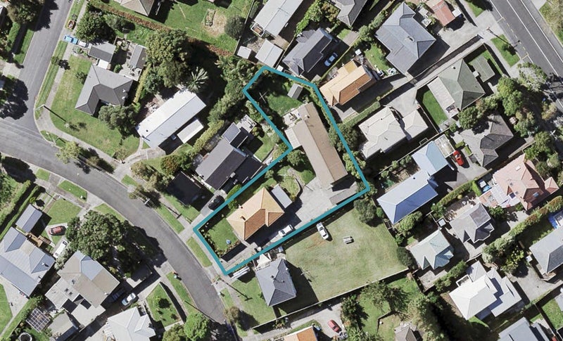 58 Castledine Crescent, Glen Innes, Auckland - Carousel 1