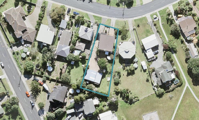 1411 Whangaparaoa Road, Army Bay, Whangaparaoa - Carousel 1