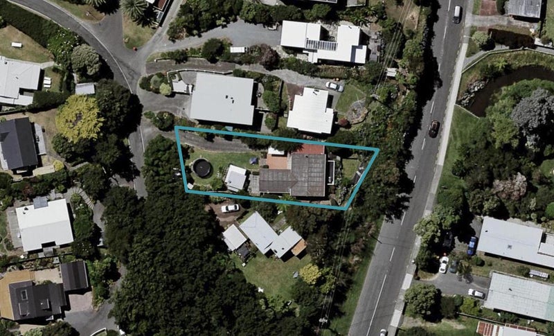 4 Kohutuhutu Road, Raumati Beach, Paraparaumu - Carousel 1