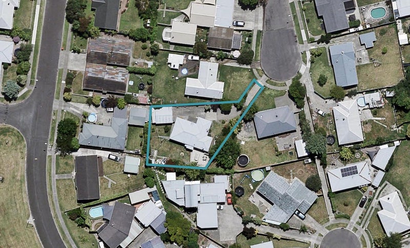 16 Winchester Place, Tamatea, Napier - Carousel 1